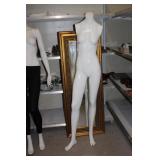 Female mannequin with no arms