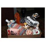 Large lot of vintage pin cushions