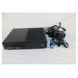 X-Box - with Controllwer - Powers On