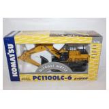 Komatsu Die cast metal Excavator& Shovel toy-