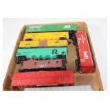 Lot of 8 Train Cars -HO Scale