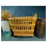 Rolling basket w/ 2 Metal Basket Décor