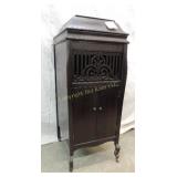 Superior Hand Crank Phonograph