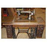 Vintage Singer Sewing Machine in Cabinet