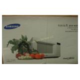 Samsung 900 Watt Microwave, White, NEW
