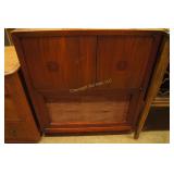 Vintage Magnavox Shortwave Radio & Record Player