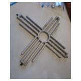 17.5" x 17.5" Cast Aluminum Zia