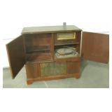 Vtg Montgomery Ward Airline Radio Phonograph