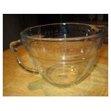 2 Quart Glass Measuring Bowl - Pampered Chef