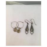 lot of 2 pairs Of Sterling Silver Earrings
