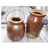 2 Vintage Stoneware Crocks - 6" & 8" 2 Vintage Stoneware Crocks - 6" & 8"