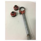 Unbranded Pipe Threader w/ 1/2" & 3/4" Fittings Unbranded Pipe Threader w/ 1/2" & 3/4" Fittings