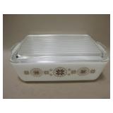 Lidded Milkglass Pyrex Baking Dish
