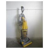 Dyson Dc07 Upright Vacuum Powers Up