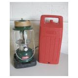 Vtg Coleman Model 220F Fuel Oil Lantern w/ Case