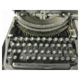 Vtg Remington Mechanical Portable Typewriter