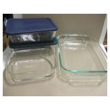 4 Pyrex Glass Baking Dishes - 2 w/ Plastic Lids