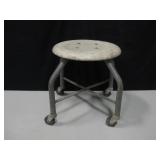 14" Tall Vtg Rooling Work Stool