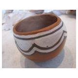 3" Unsigned Antique NA Pottery, Arrowheads