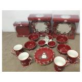 Complete 4 Piece Tracy Porter Joll Ol Xmas Dishes