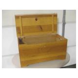 Vintage Pine Wood Storage Chest / Toy Chest Vintage Pine Wood Storage Chest / Toy Chest
