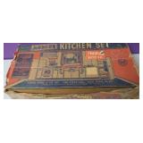Vtg Marx Toys Modern Kitchen Tin Toy Set In Box