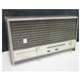 Vintage Zenith AM/FM Radio - 6.5 x 12 x 4.5"