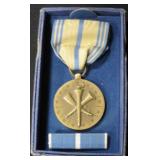 Vtg US Military Armed Forces Reserve Medal