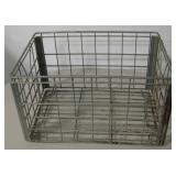 Vintag Borden 6-Gallon Metal Milk Crate