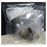 Lot Of 5 - 8mm To 10mm Pearl Bearing Oysters