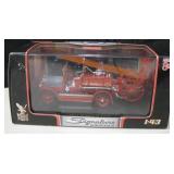 NIB Signature Series 1:43 Scale Fire Truck