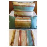 NWOT 2 King Size Bed Shams & 2 Throw Pillows