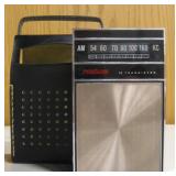 Vtg RealTone Transistor Radio w/ Cover