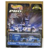 NIP 1998 Hot Wheels Pro Racing Pit Crew Set #33