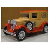 VNTG Case 1/25 Die Cast Metal Coin Bank Ford "A"