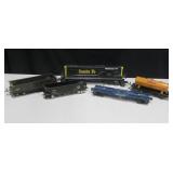 5 Vintage Lionel Co. Santa Fe Train & R.R. Cars