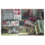 31 VNTG Christmas Miniatures Villages & Dollhouses