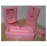 VNTG Miniature Pink Plastic Bathroom Furniture