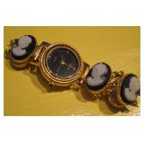 Vivani Wristwatch w/ Cameo Band