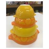 Set of 4 Pyrex Daisy Mixing Bowls