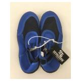 New Revolution Boys Size S 11-12 Water Shoes