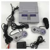 Working Super Nintendo, 2 Controllers, Cables