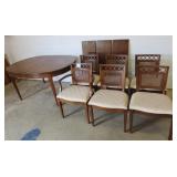 Solid Maple Dining Table & 6 Chairs w/3 Leafs
