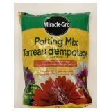 8.8L Miracle Gro Potting Mix