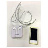 Apple iPod, Earphones & Charge Cable