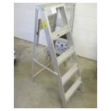 5ft Folding Step Ladder