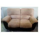 La-z-boy Microfiber/ Vinyl Dual Recliner Love Seat La-z-boy Microfiber/ Vinyl Dual Recliner Love Seat