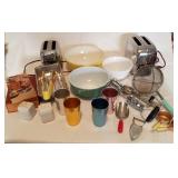 Vintage Household Lot; Pyrex, Toaster & More Vintage Household Lot; Pyrex, Toaster & More