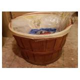 18" Round Vintage Woven Basket 18" Round Vintage Woven Basket
