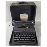 Vtg Royal Quiet Deluxe Typewriter